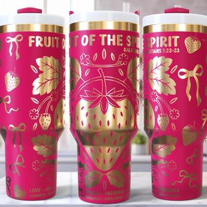 Christlicher Tumbler SVG für Lasergravur, 40 Oz Tumbler Wrap SVG, Frucht des Geistes, Erdbeeren Coquette Bow, Glaube Galater 5:22