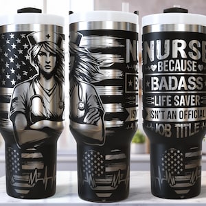 Krankenschwester SVG 40 Oz Laser Tumbler Wrap / nahtlos graviertes geätztes Quencher / Patriotisches Distressed Grunge Design / rustikale US Flagge Herzschlag