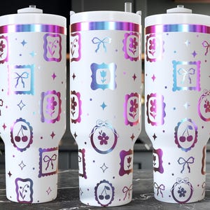 Coquette SVG Tumbler Wrap för lasergravering, blommig flickaktig preppy rosett sömlös design, Coquette rosett SVG, körsbärsblommor ramar poststämplar