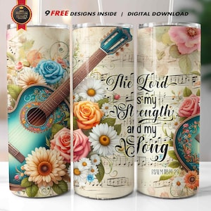 Peut inclure: Un design de sublimation pour un gobelet avec une guitare acoustique bleue avec des accents floraux et le texte "The Lord is my Strength and my Song" avec la référence biblique "Psalm 18:14-29".