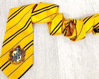 Harry Potter Gryffindor Neck Tie, Red/Yellow Striped, One Size, Wearable Costume Accessory For Halloween | Party City - View #3