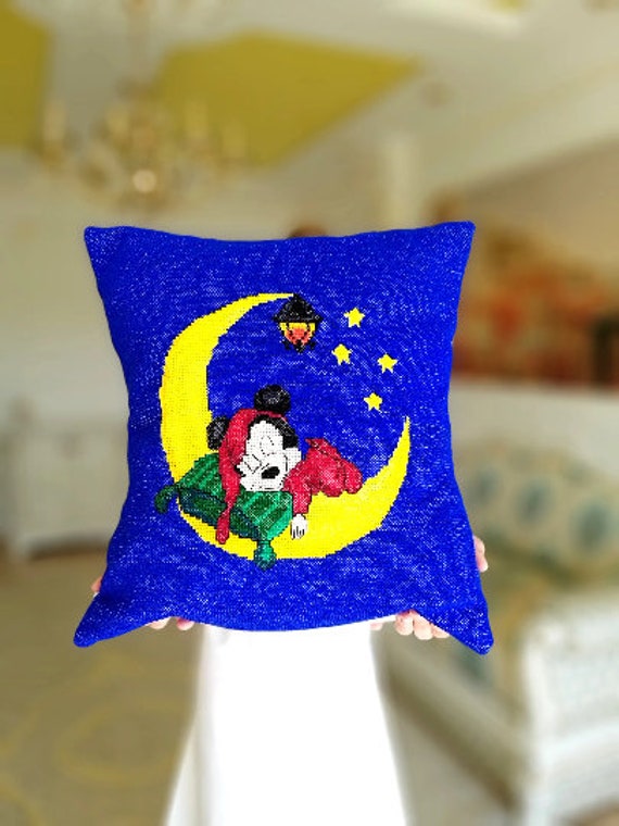 Hand shaped pillow for baby hot sale