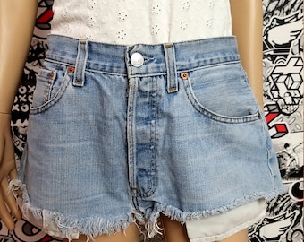 levis 501 W 31 L32 Women’s Clothing shorts en denim vintage femme shorts soeur cadeau Jean Shorts M Shorts Summer shorts Booty shorts cutoffs