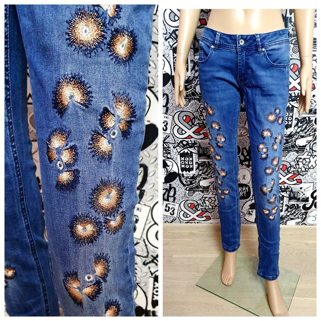 【GRAVER】Flower smile embroidery clip denim pants Skinny Floral Embroidered Jeans Pants Blue Denim Pants Blue