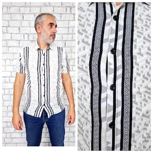 Camicia a maniche corte M camicia da uomo Camicie astratte Camicia da festival con stampa astratta Camicie boho Camicia hippie Camicia casual Camicia con bottoni Camicia azteca