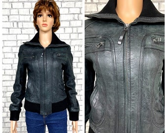 Vintage Black Classic Short Leather Jacket / 90s Women's Oversized