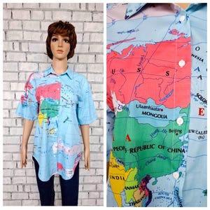 formelle Bluse L Weltkarte Bluse Weltkarte Print Shirt Damenshirt Damenbluse Minimalist Bluse mit Kragen Boho Bluse Sommer Blaue Bluse