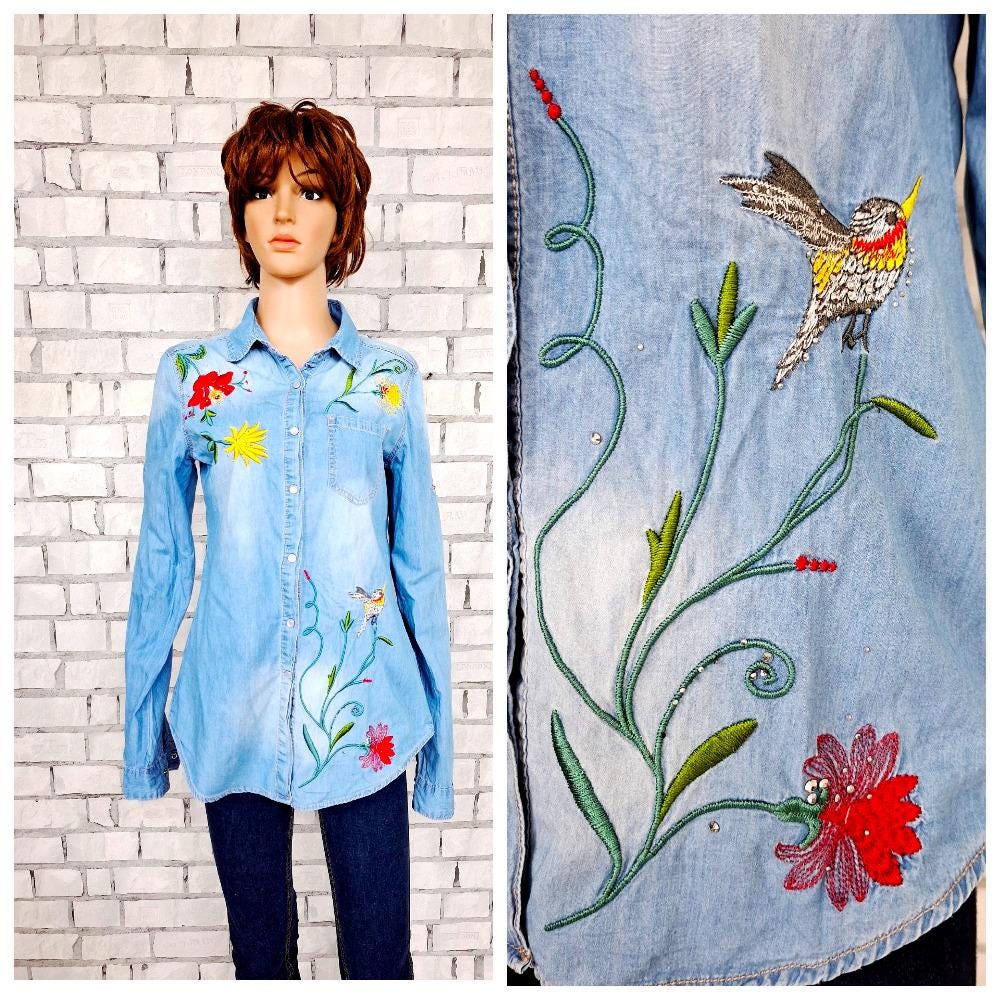 Floral embroidered  blouse M womens denim shirt Hipster shirt Retro shirt Workers Ruffle denim shirt jeans shirt denim blouse