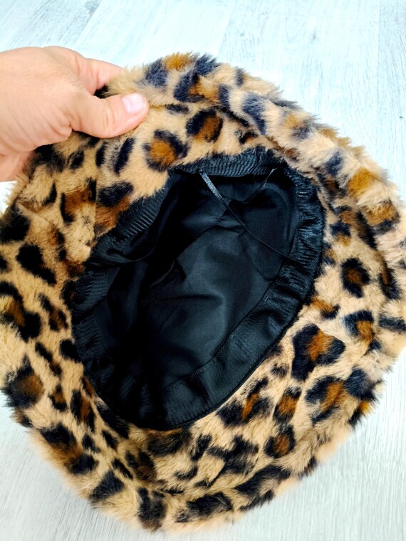 Vintage Leopard Print Faux Fur Bucket Hat Women Accessories  display picture 1
