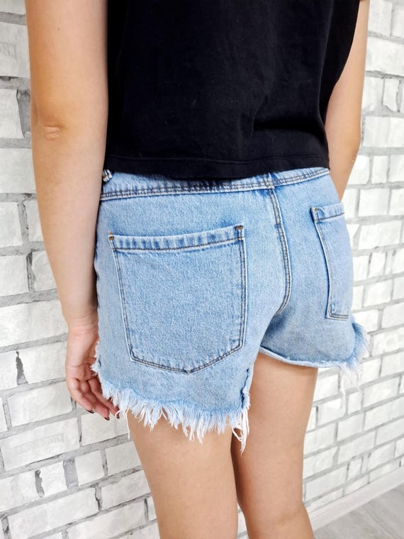 Short femme aigle hotsell