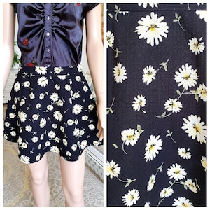daisy print skirt skater skirt floral skirt womens skirt Vintage flower skirt beach skirt summer skirt circle skirt mini skirt S
