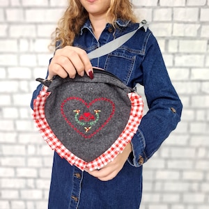 Oktoberfest accessories  Dirndl  Bag Crossbody  Bag Purse Felted Wool Shoulder Bag Trachten Bavarian  Bag Folk Heart Bag