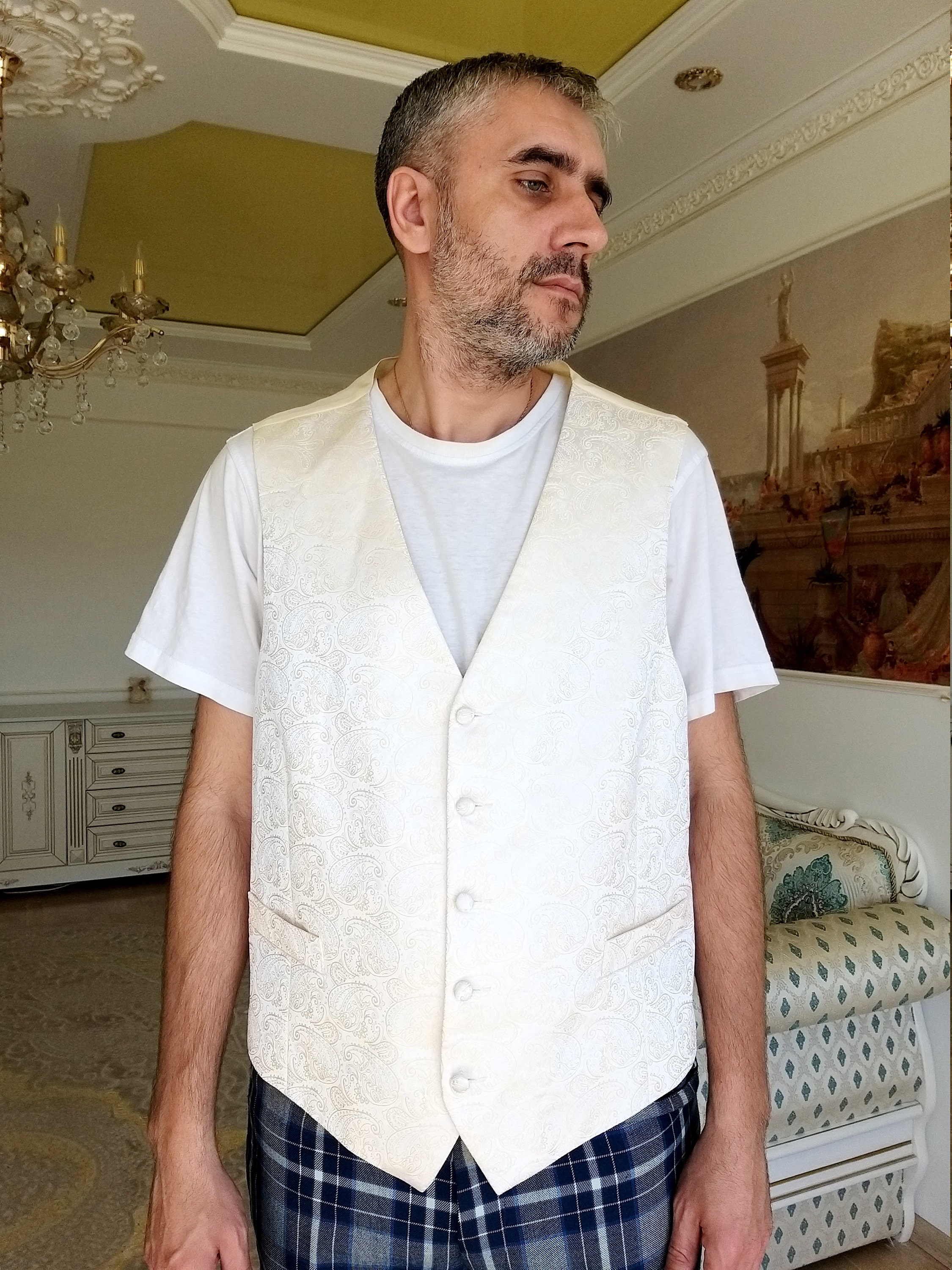 Men's Full Back Paisley Print Vest