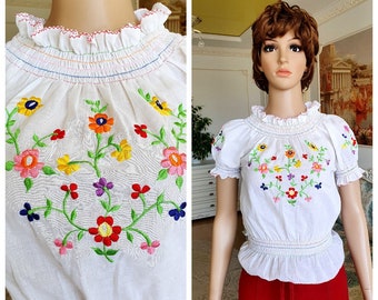 Mexican embroidered blouse S white Mexican blouse Mexican Top Floral Blouse Floral embroidery top mexican huipil mexican style boho blouse