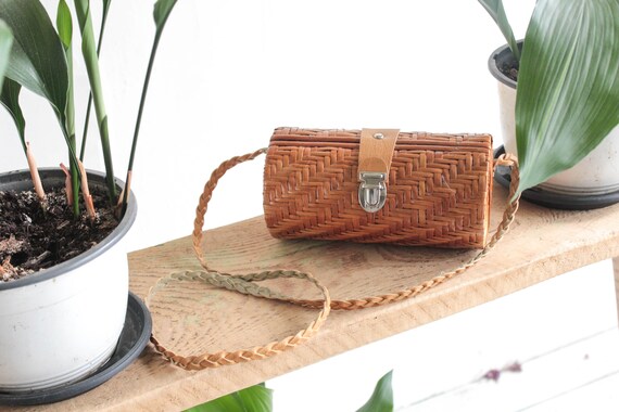 Round Straw bag, Shoulder bag / Size Small