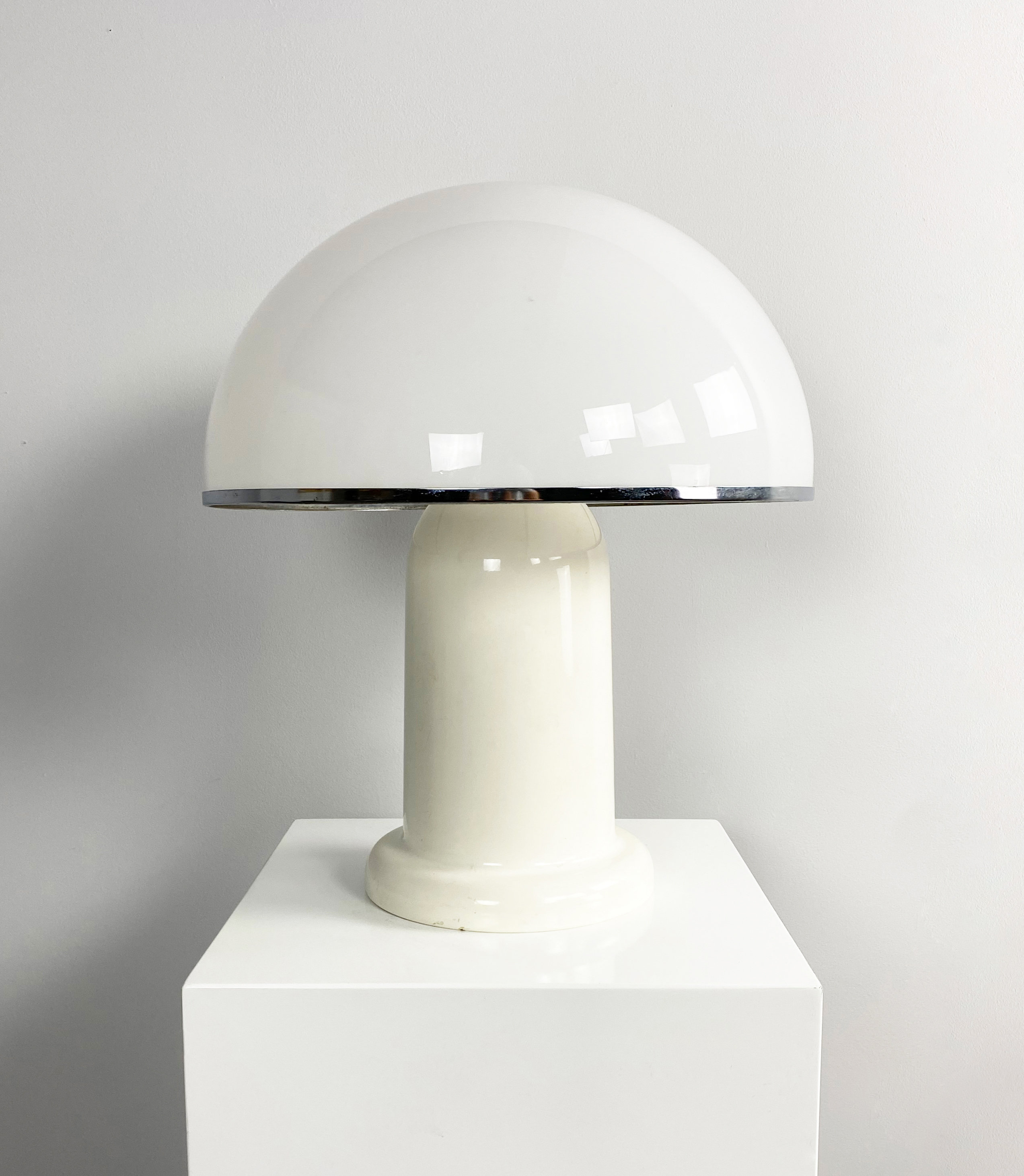Habitat 2024 photographic lamp