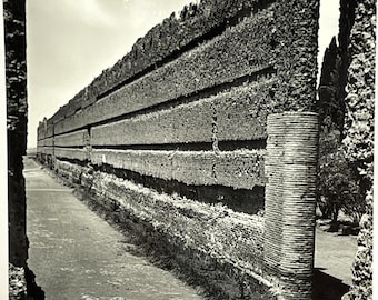 Tivoli Villa Adriana Muro Alto Muraglione del c.d. Pecile RPPC in bianco e nero