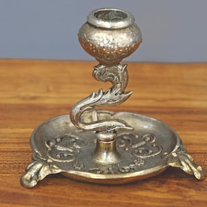 Candelabro de bronce con forma de pez, candelabro adornado con pez marino, candelabro de bronce con forma de letra S, elegante candelabro pequeño con forma de pez serpiente.