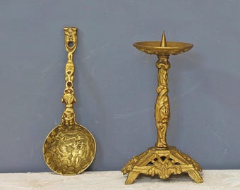 アンティークの祭壇用キャンドルホルダー • 19世紀の真鍮製燭台 • 教会の聖なるスプーン。
