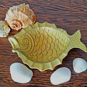 Small Brass Plate Fish Design, Brass Coin Dish, Fish Shape Ornate Bowl, Etched Bowl, Brass Engraved Ashtray Fish, Jewelry Ring Tray.