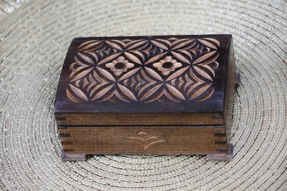 Ancienne Boîte à Bijoux En Bois Sculpté - Objet Vintage, Occasion