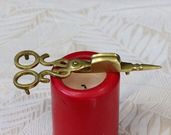 Candle Wick Trimmer Scissors, Carved Brass, India, Vintage – Antigo Trunk