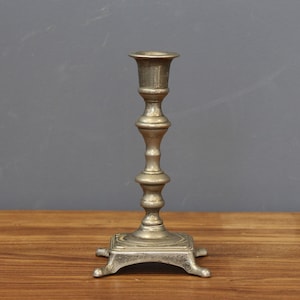 Candelabro de peltre vintage, candelabro antiguo inglés Zinn, candelabro de hojalata elegante, candelabro de peltre de altar.