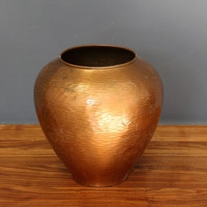 Vintage Hammered Copper Vase, Rustic Hammered Copper Planter, Handcrafted Copper Vase - Farmhouse Table Accent