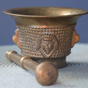 Brass Mortar and Pestle, Antique Solid Heavy Kitchen rapper, Embossed Brass Mortar, Unique Home Decor.