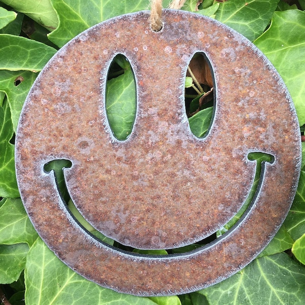 Rusty Smiley face 10cm