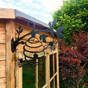Bee Hive Wall Mounted Design, Metal Wall Art for Garden, Bee Keeping Plaque for Living Room Wall Decor.