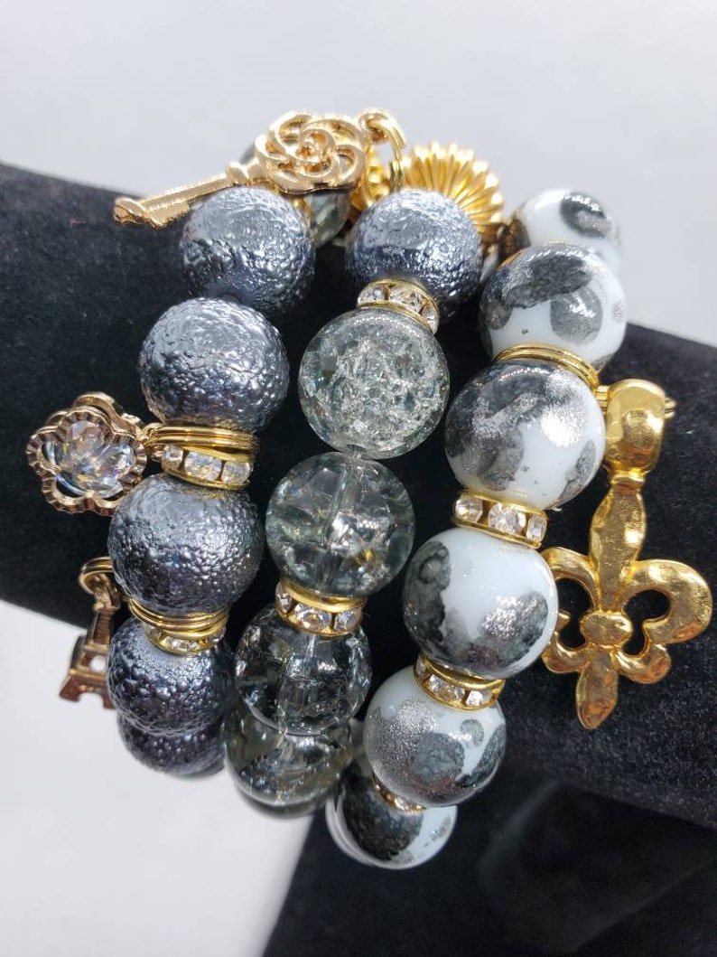 Handmade Jewelry Stretch Bracelets 7sixtyfivedesigns Gray /& Gold Bracelet Stack Beaded Bracelets Boho Jewelry Charm Bracelets