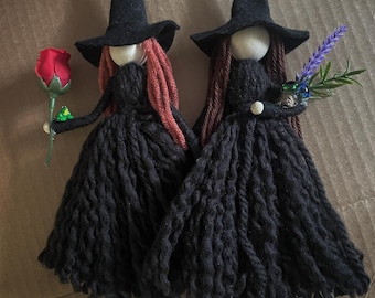 Adorno magnético de la muñeca Belladonna de Practical Magic DOLLS
