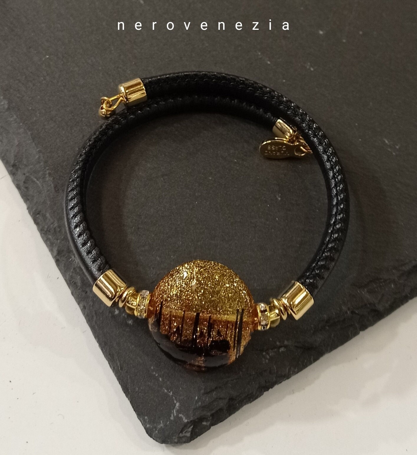 Glass Of Venice Bracciale In Vetro Di Murano – 36 Fili Gloriosa Con Perline A Semi, Colori Nero E Oro, Fatto A Mano Con Certificato
