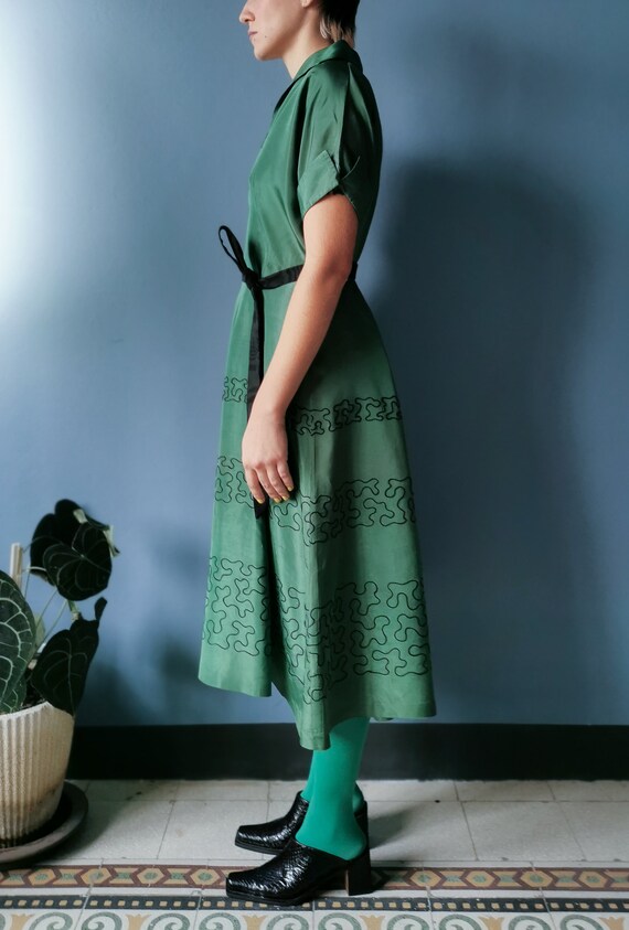 1950s full skirt green dress with embroidered pip… - image 7