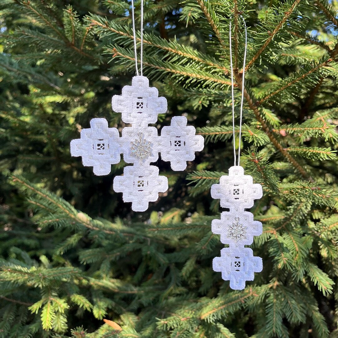 Hardanger Snowflake Pattern Hardanger Embroidery Ornaments: White Snowflake Window Decoration, Set ...