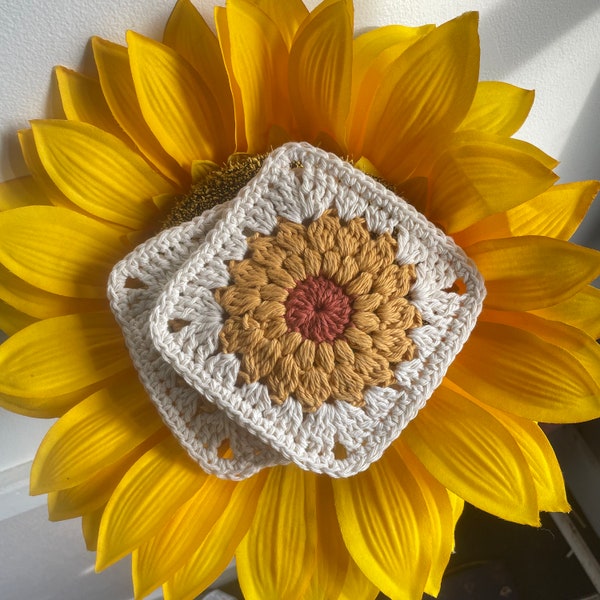 Sunflower Coaster Set, Crochet Sunflower Coasters, Sunflower Granny Square Coasters, Floral Coasters, Housewarming Gift, Spring Tablescape