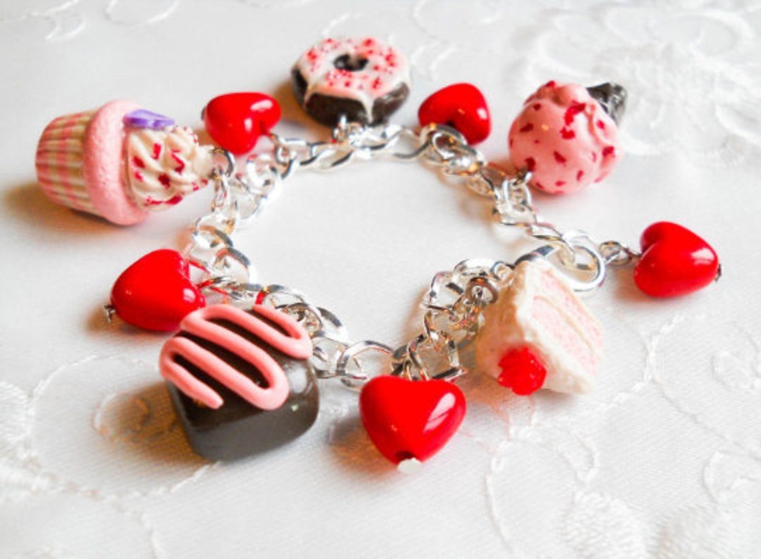 Valentines Day Bracelet, Valentines Charm Bracelet, Valentines Day,  Valentine, Romantic, Love, Pink, Red, Dessert, Food, Candy, Polymer Clay 