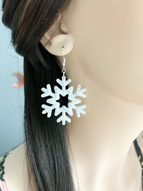 Big snowflake earrings deals