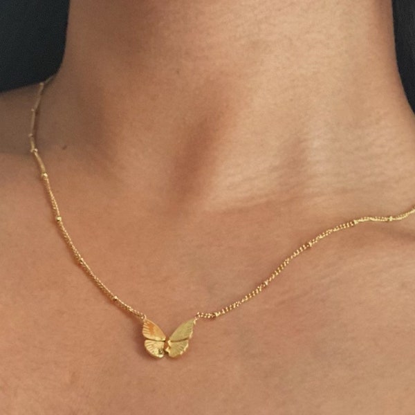 Golden Sparkling Open Butterfly Necklace main image 0