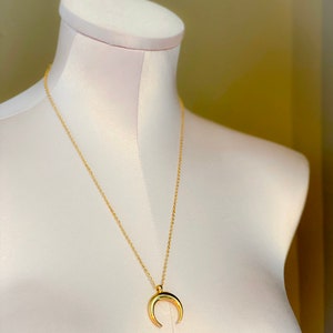 18K Gold crescent pendant necklace, inverted horn pendant, Moon necklace image 5