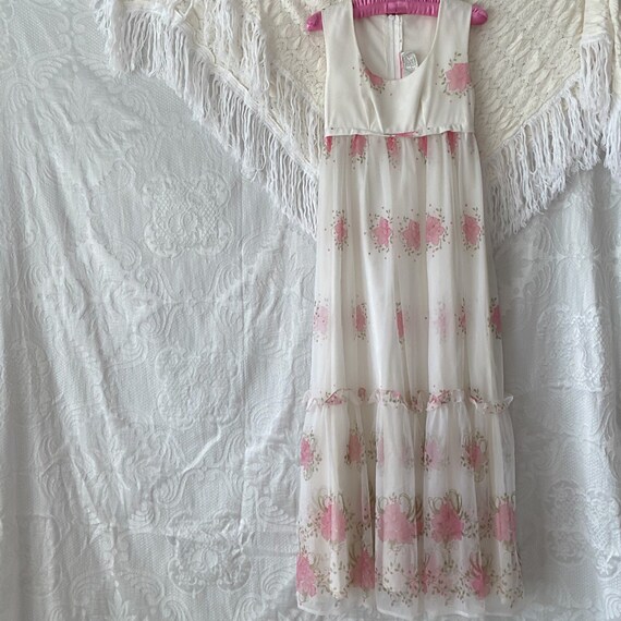 Beautiful cottagecore chic vintage empire/yoke 197
