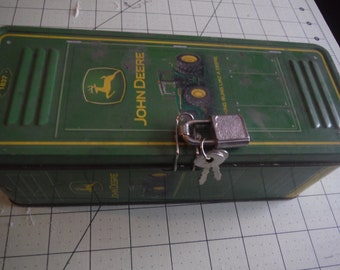 Tin box John Deere