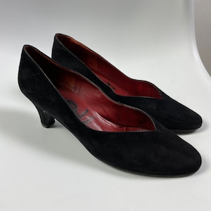 Yves Saint Laurent 1980s Suede pumps heels size 7