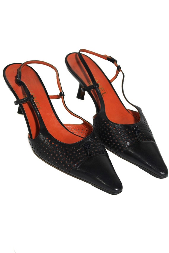 Chanel vintage 90s kitten heels black