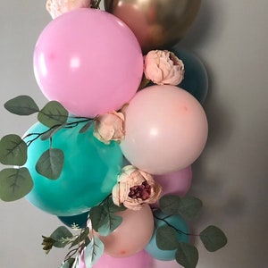 Globo guirnalda en colores de su invitación, cliente solicite kit de guirnalda globo con colores florales de su invitación