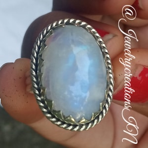 Rainbow Moonstone Ring,92.5 % Silver Ring,June Birthstone,Large Stone Ring,Fertility Ring,Filigree Ring,Mediation Ring,Deep Blue Flashy Ring