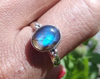 Labradorite Ring,92.5 Sterling Silver,Handmade Ring,Natural Blue Labradorite,All Ring Size Available,Oval Labradorite Gemstone,Unique Gifts