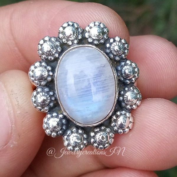 Rainbow Moonstone Ring,92.5 % Silver Ring,June Birthstone,Designer Ring,Filigree Ring,Mediation Ring,Deep Blue Flashy Ring,Moonstone Jewelry