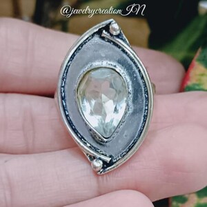 Kristallquarzring, 925er silberner klarer Quarzring, Briolette-Edelstein, reflektierender Ring, weißer Quarzschmuck, Statement-Ring, Vers